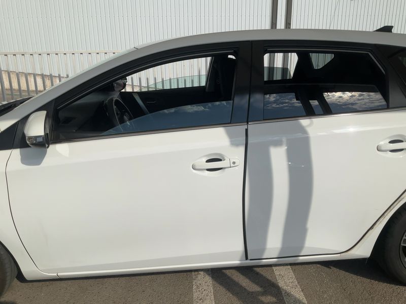 Toyota Auris 2.0 D-4D Active 2014 – снимка 4