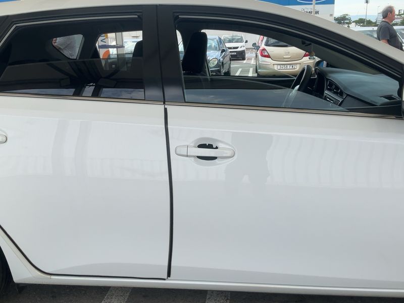 Toyota Auris 2.0 D-4D Active 2014 – снимка 10