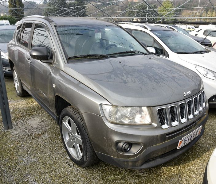 Jeep Compass 2.2 CRD Limited 4x4 — zdjęcie 6