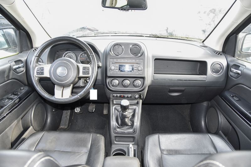 Jeep Compass 2.2 CRD Limited 4x4 — zdjęcie 11