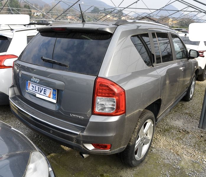 Jeep Compass 2.2 CRD Limited 4x4 — zdjęcie 4