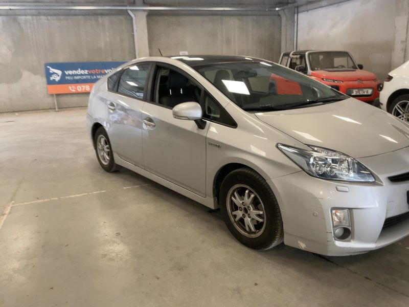 Toyota Prius 1.8 Executive — zdjęcie 8