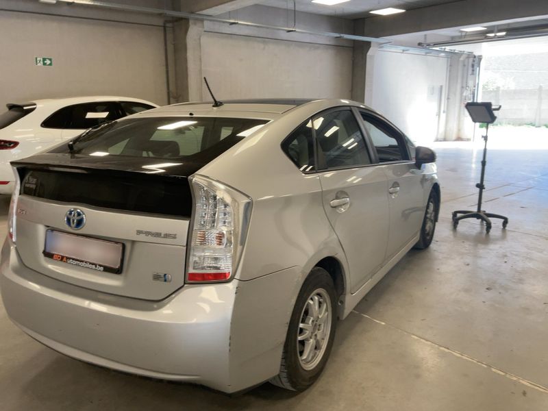 Toyota Prius 1.8 Executive — zdjęcie 6