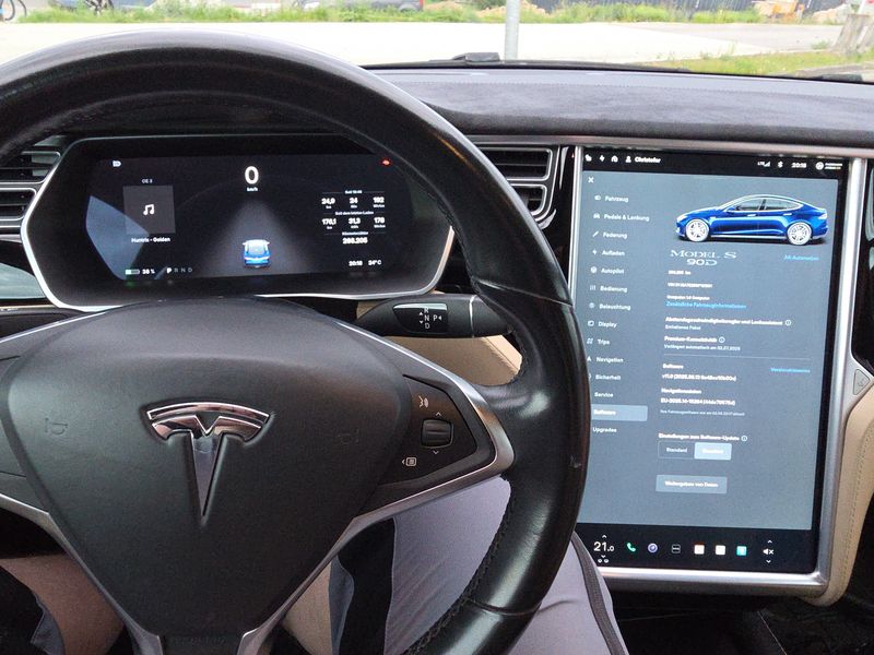 Tesla Model S 90D Dual — zdjęcie 17