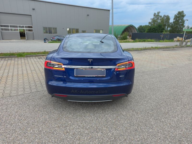 Tesla Model S 90D Dual — zdjęcie 23