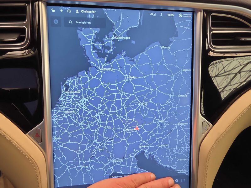 Tesla Model S 90D Dual — zdjęcie 13