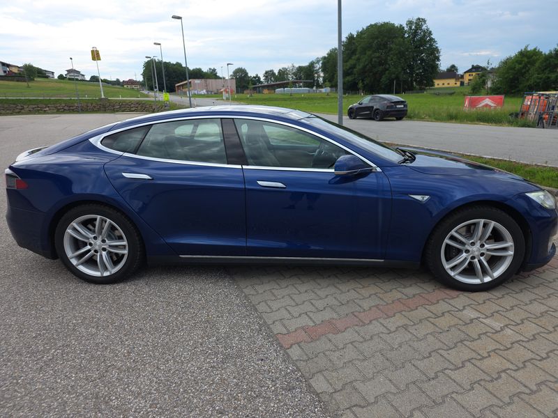 Tesla Model S 90D Dual — zdjęcie 21