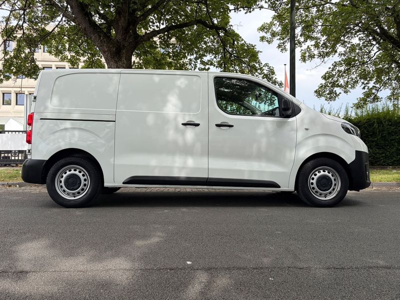 Toyota ProAce 1.6 D-4D Compact Comfort — zdjęcie 19