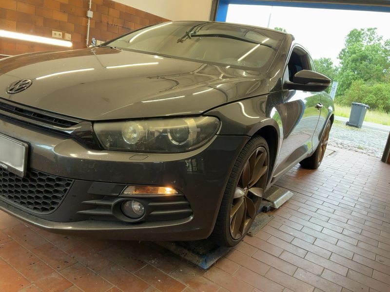 Volkswagen Scirocco 2.0 TSI — zdjęcie 2
