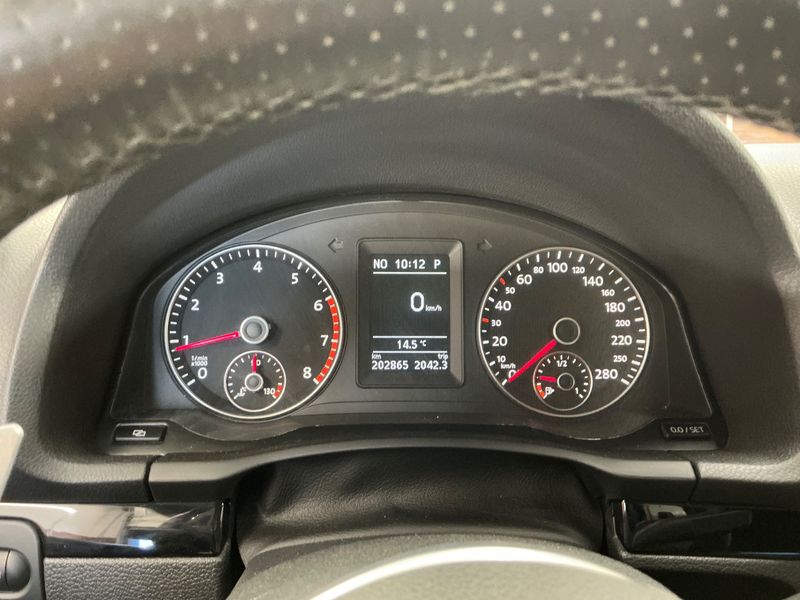 Volkswagen Scirocco 2.0 TSI — zdjęcie 13