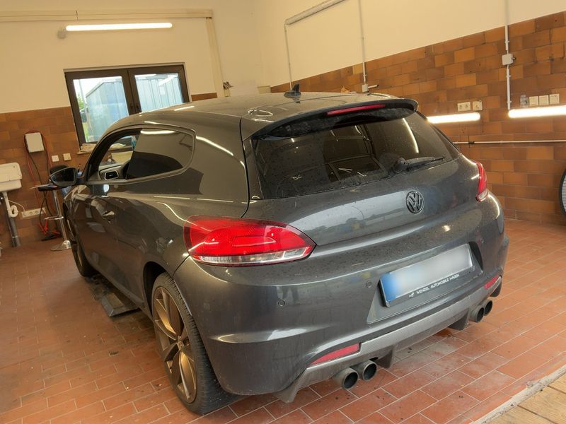Volkswagen Scirocco 2.0 TSI — zdjęcie 3