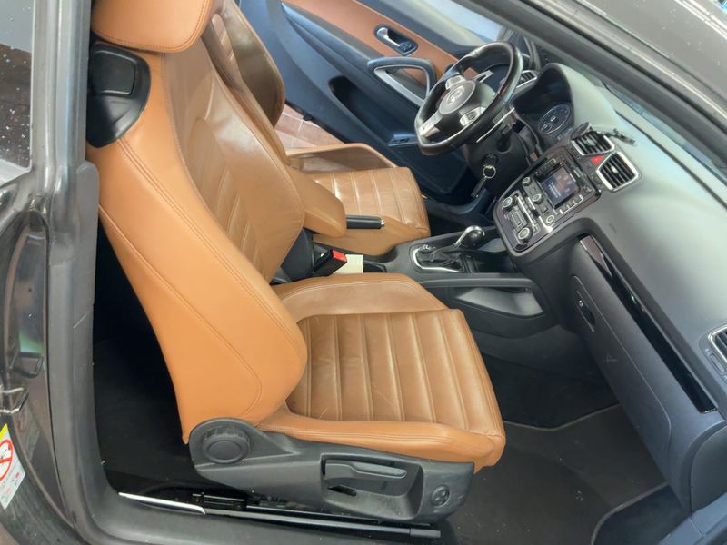 Volkswagen Scirocco 2.0 TSI — zdjęcie 11