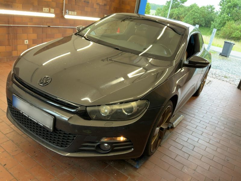 Volkswagen Scirocco 2.0 TSI — zdjęcie 1