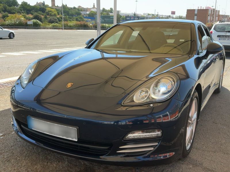 Porsche Panamera 4
