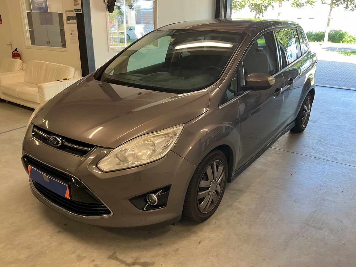 Ford Grand 2014