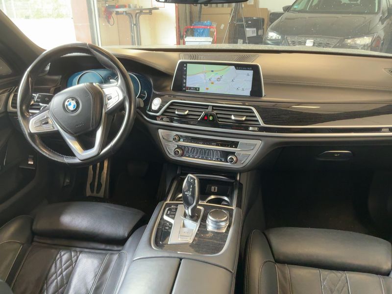 BMW 7er 750d xDrive — zdjęcie 12