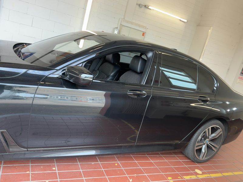 BMW 7er 750d xDrive — zdjęcie 4