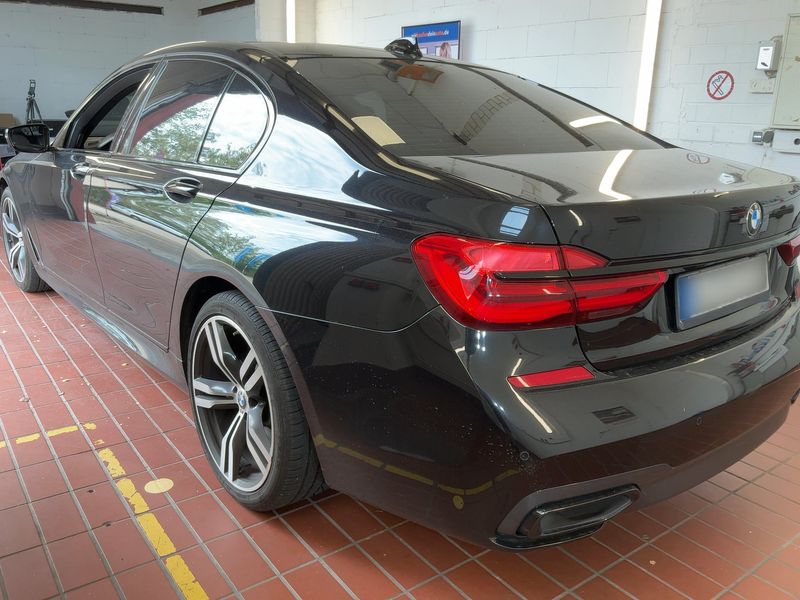 BMW 7er 750d xDrive — zdjęcie 3