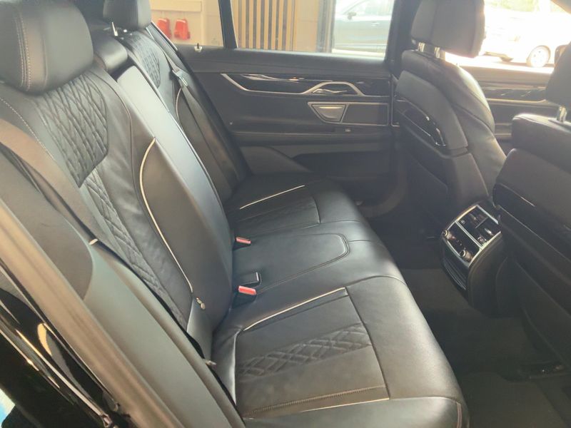 BMW 7er 750d xDrive — zdjęcie 14