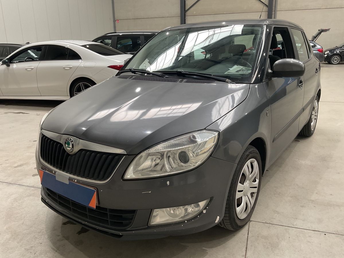 Skoda Fabia 2012 — photo 1