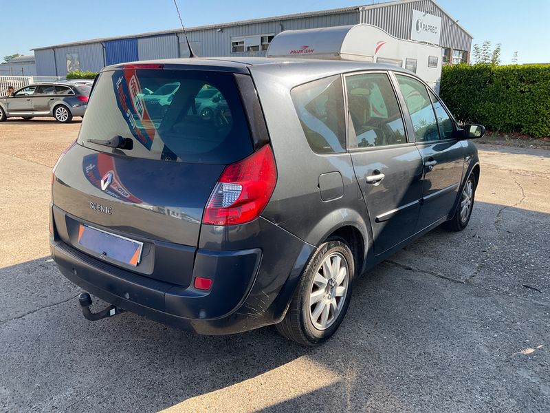 Renault Grand Scenic 2.0 dCi Jade — zdjęcie 2