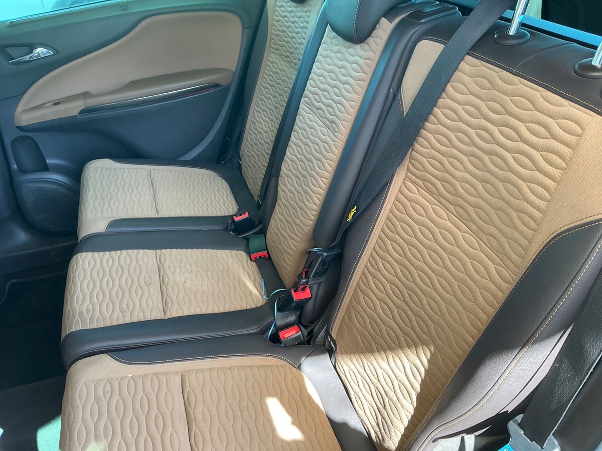 Opel Zafira 2013 — photo 32