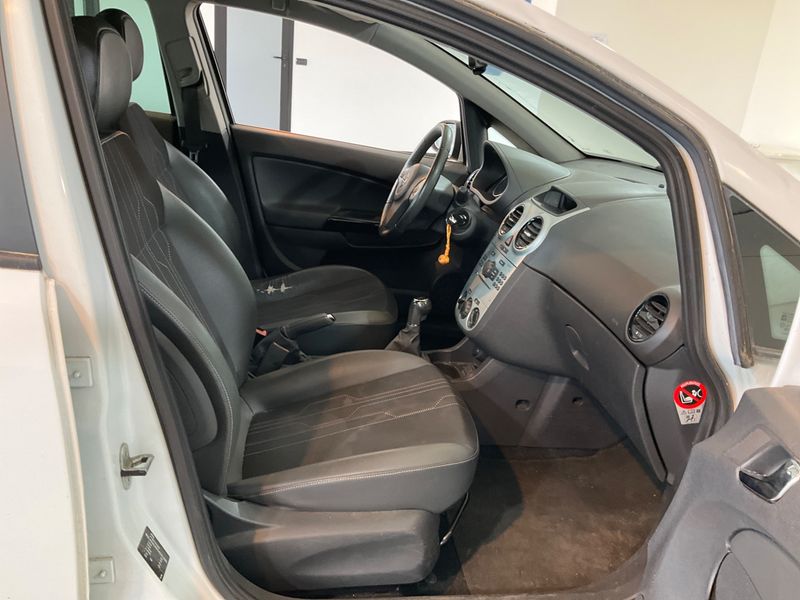 Opel Corsa 1.2 Elective — zdjęcie 3
