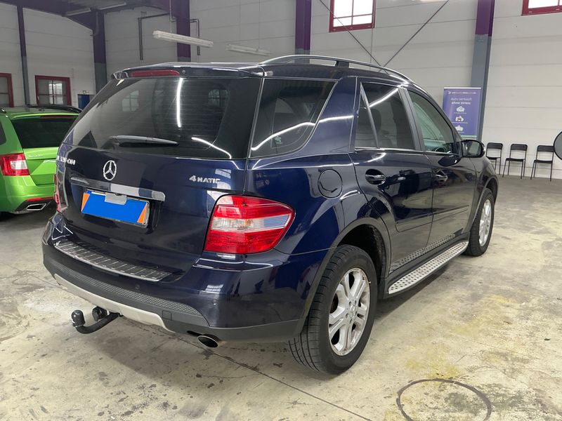 Mercedes-Benz M-Klasse ML 320 CDI — zdjęcie 2