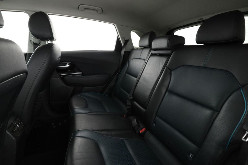 Kia Niro electric drive 150 kW Premium — zdjęcie 14