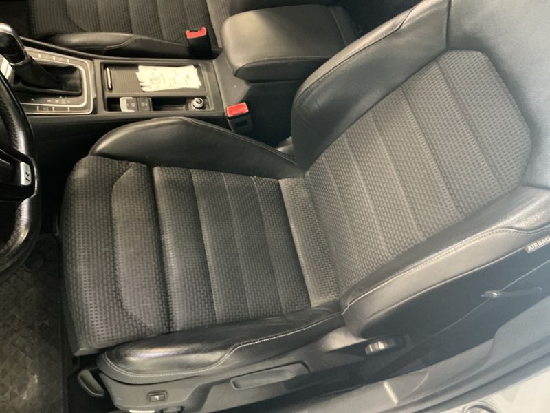 Volkswagen Golf VII 1.6 TDI Carat BlueMotion Tech 2014 – снимка 24