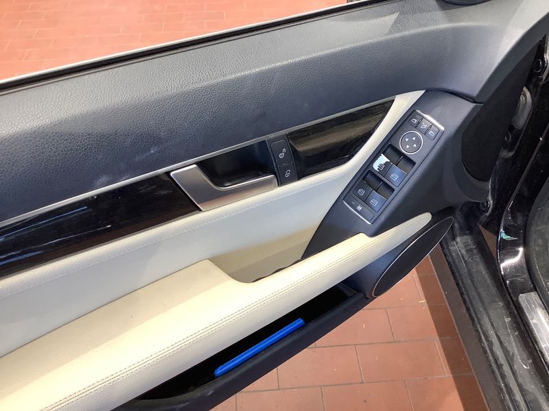 Mercedes-Benz C-Klasse C 300 CDI T 4Matic BlueEfficiency Avantgarde 2014 – снимка 25