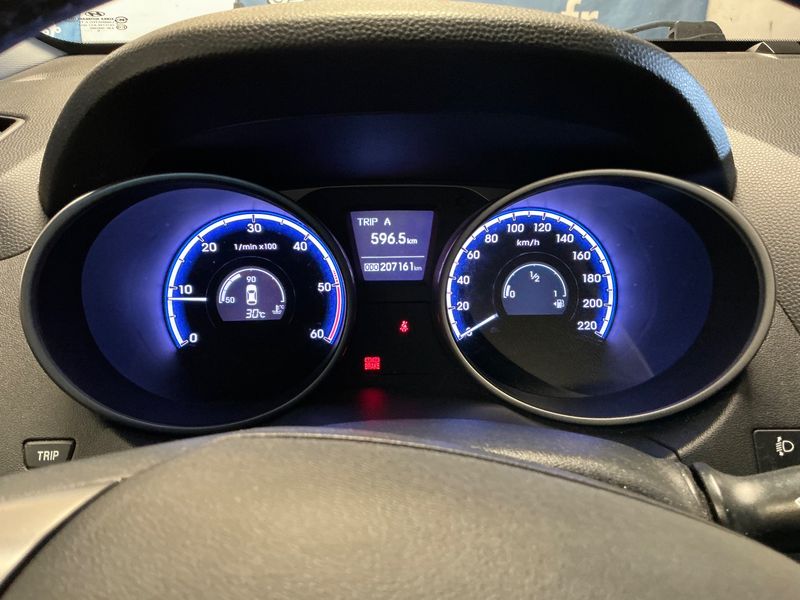 Hyundai ix35 1.7 CRDi Comfort 2WD 2010 – снимка 18