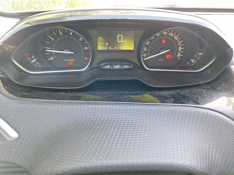 Peugeot 2008 1.2 VTi Style 2018 – снимка 12