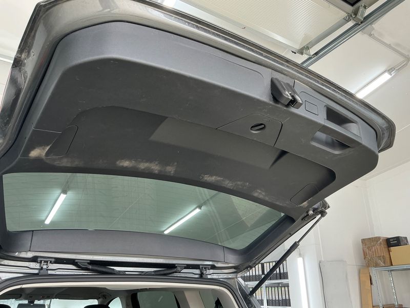 Volkswagen Touran 2.0 TDI Comfortline BlueMotion Tech 2019 – снимка 23