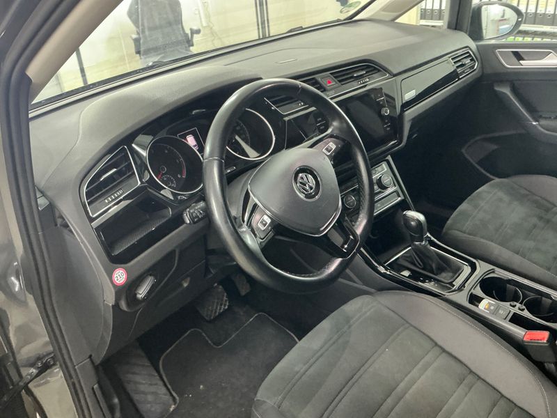 Volkswagen Touran 2.0 TDI Comfortline BlueMotion Tech 2019 – снимка 27