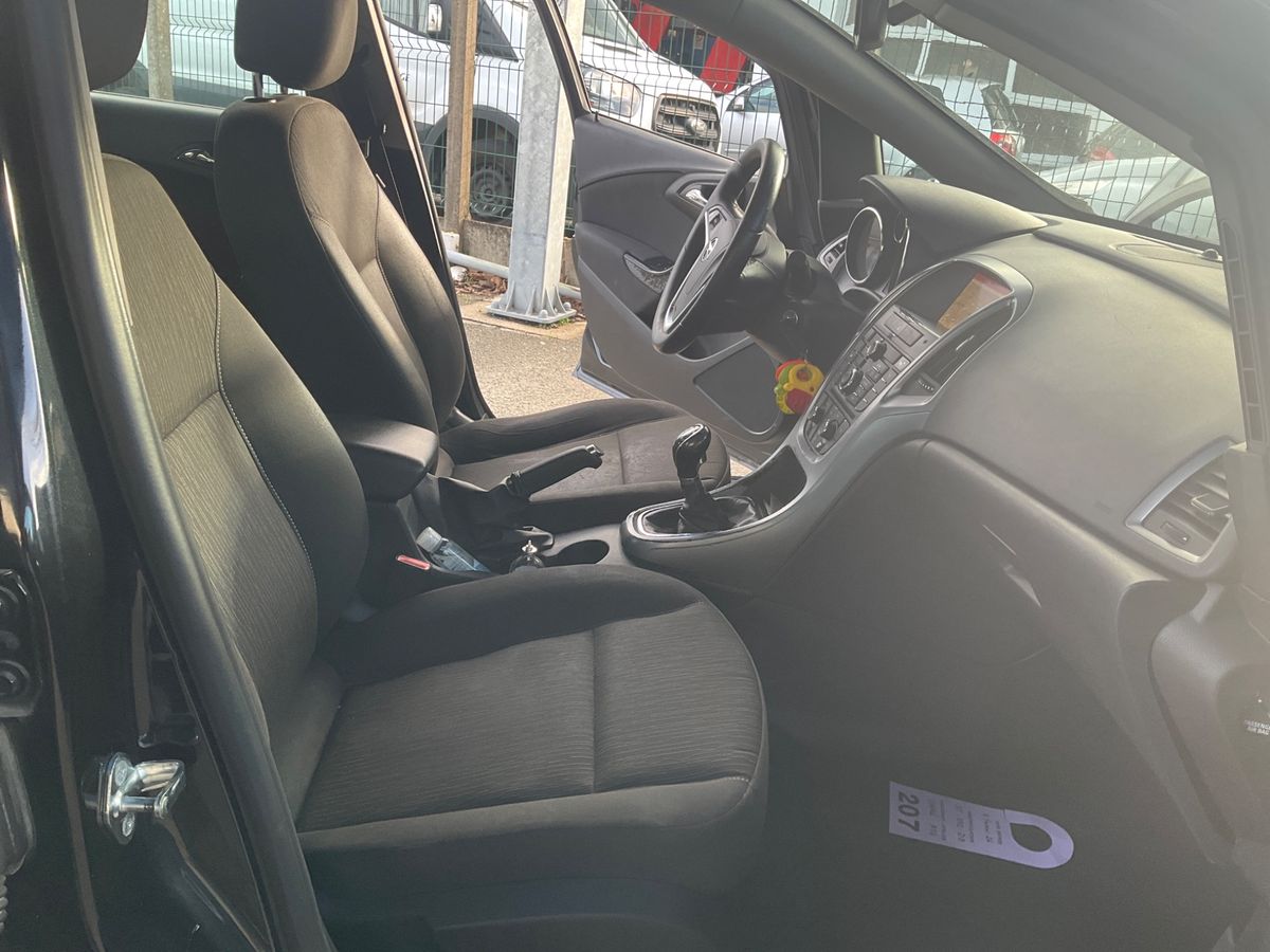 Opel Astra 2015 — photo 4