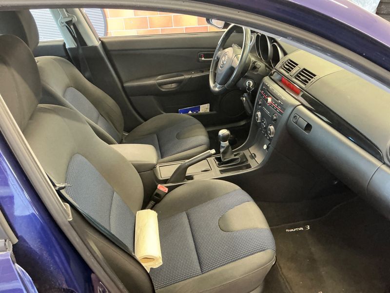 Mazda 3 1.6 Active — zdjęcie 3