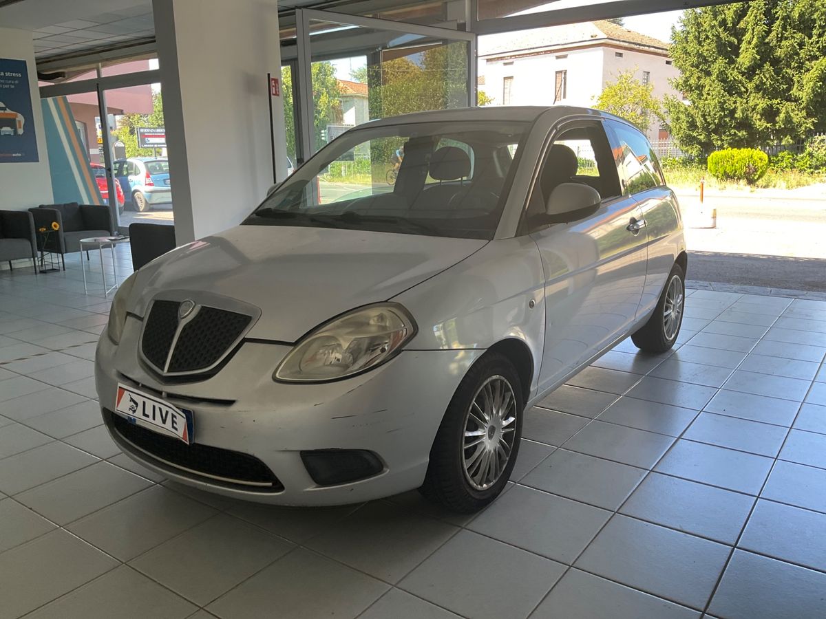 Lancia Ypsilon 2010