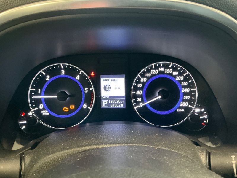 Infiniti QX70 3.0 V6 Diesel S Premium — zdjęcie 13