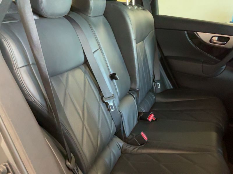 Infiniti QX70 3.0 V6 Diesel S Premium — zdjęcie 14