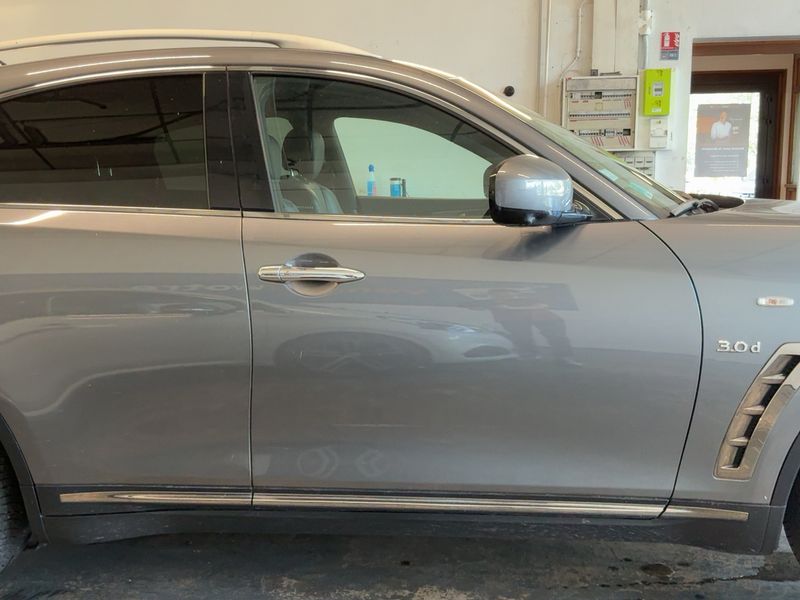 Infiniti QX70 3.0 V6 Diesel S Premium — zdjęcie 7