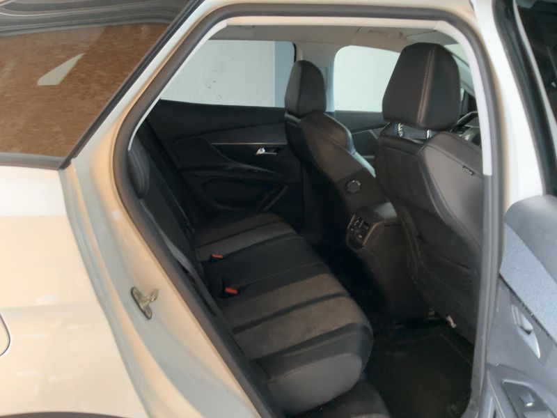 Peugeot 3008 1.2 PureTech Allure 2018 – снимка 19