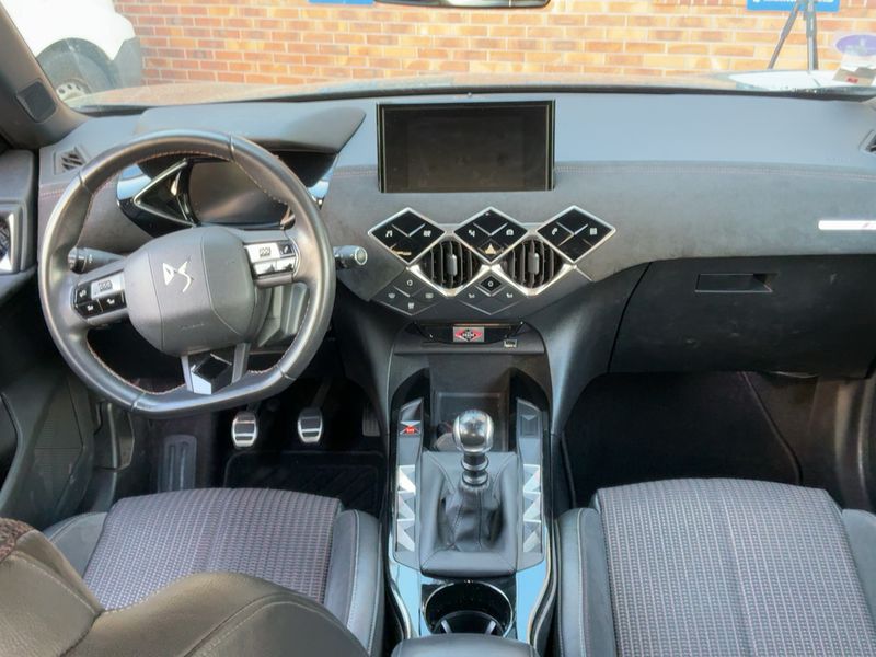 DS Automobiles DS3 Crossback 1.2 PureTech Performance Line — zdjęcie 12