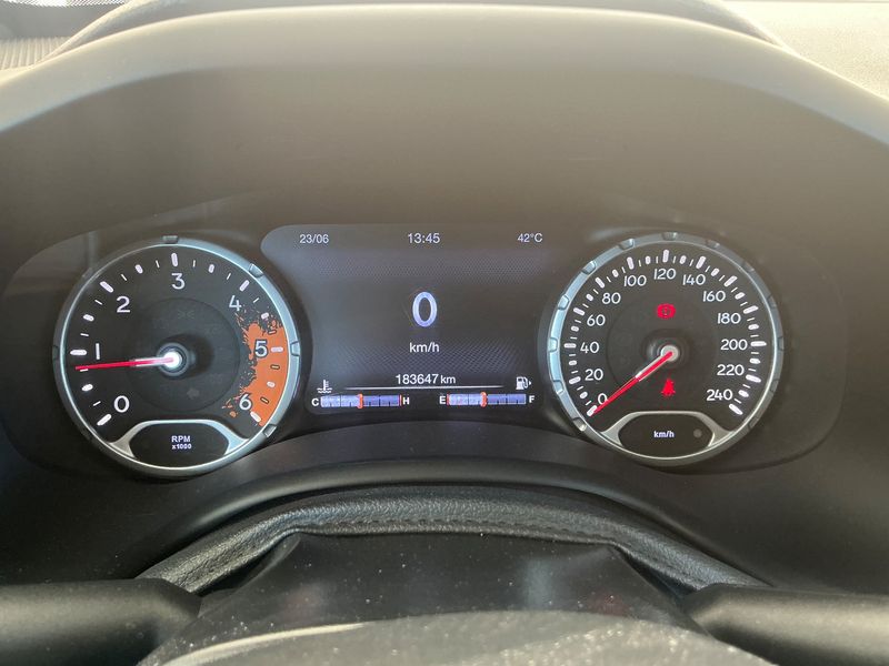Jeep Renegade 1.6 M-Jet Limited FWD 2018 – снимка 18