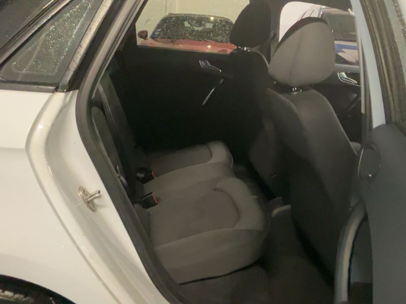 Audi A1 Sportback 1.4 TDI — zdjęcie 14