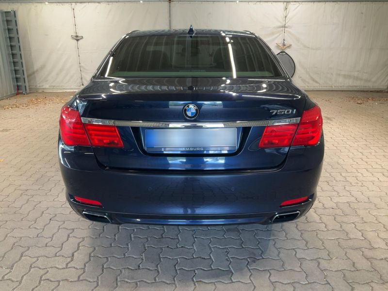 BMW 7er 750i — zdjęcie 5
