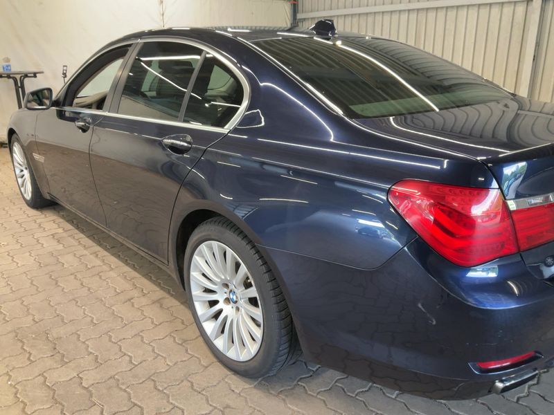 BMW 7er 750i — zdjęcie 3