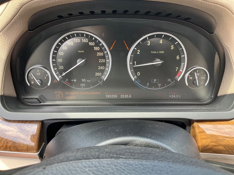 BMW 7er 750i — zdjęcie 13