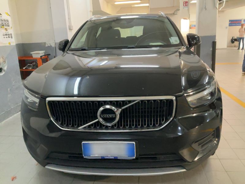 Volvo XC40 2.0 D3 Momentum 2WD — zdjęcie 9