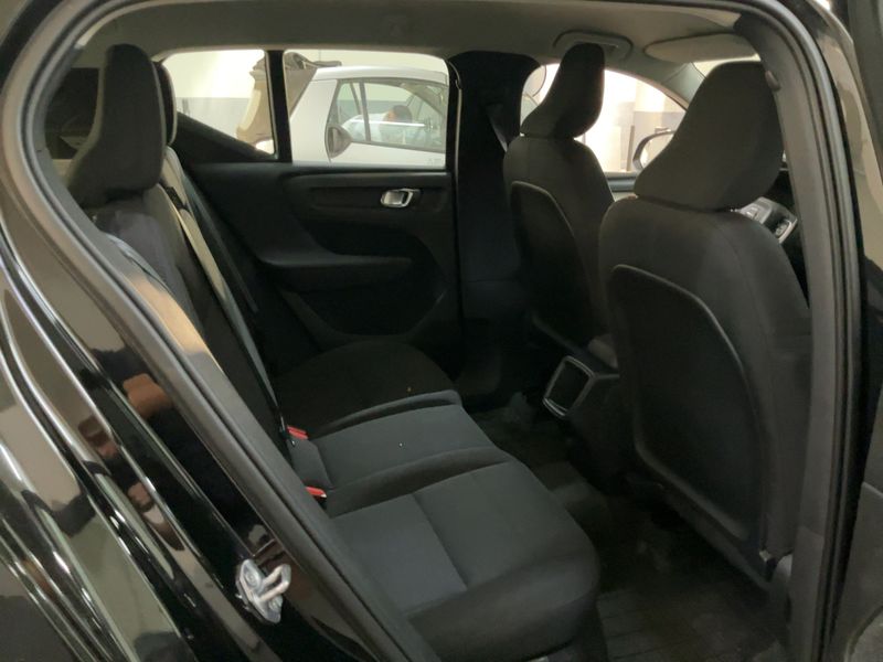Volvo XC40 2.0 D3 Momentum 2WD — zdjęcie 14